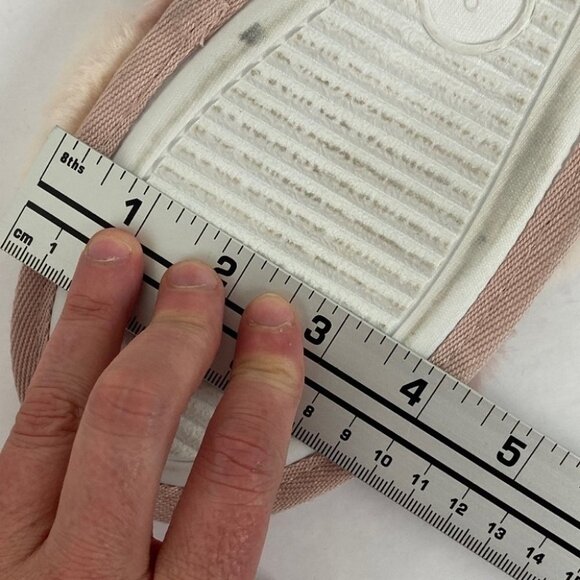 NEW Nordstrom Faux Fur Plush Slippers Pink Criss Cross Size Small Two Toned Shoe - Picture 12 of 13